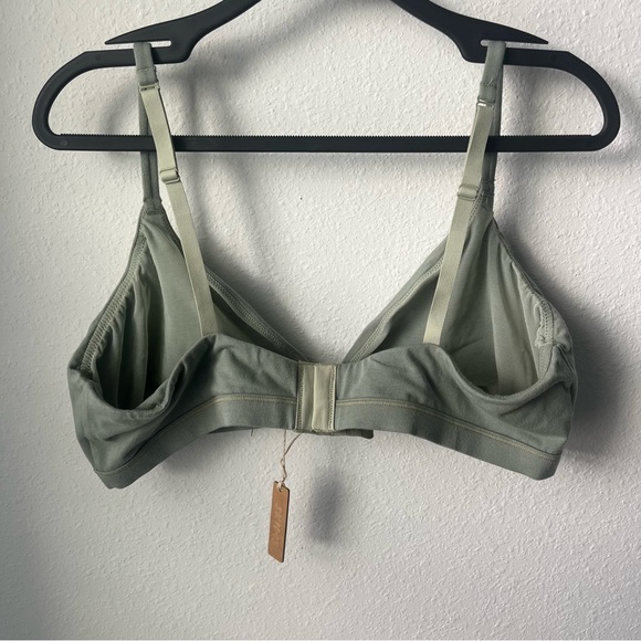 NWT SKIMS TRIANGLE BRALETTE- 4x Mineral - Picture 9 of 12